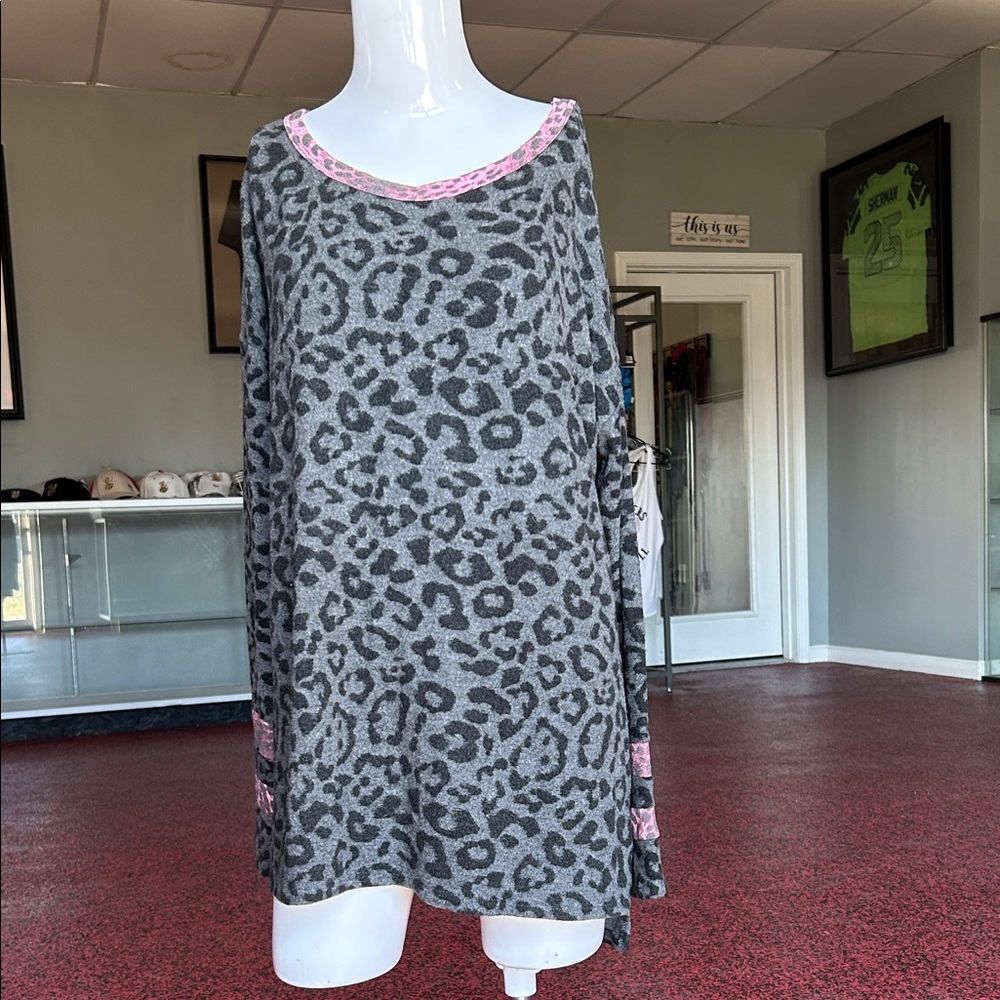 Gray Leopard Print Long Sleeve Top
